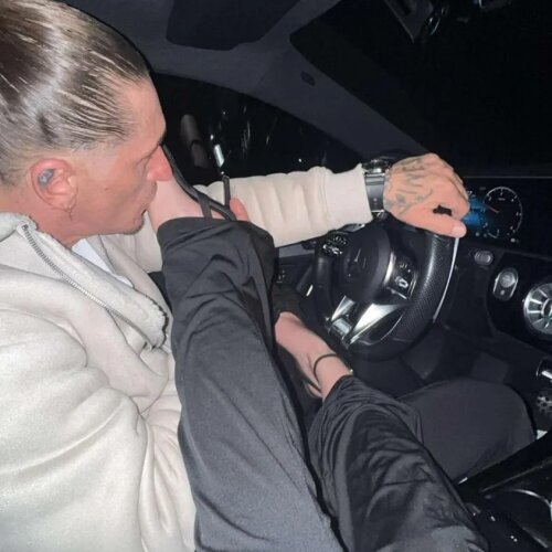 Couple-feet-pegging MYM