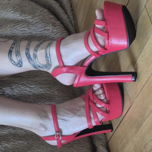 Feetgirltattoo_ MYM