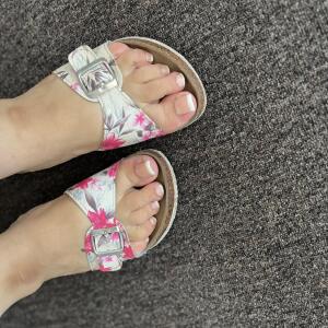 -_prettyfeet_v-_ mym