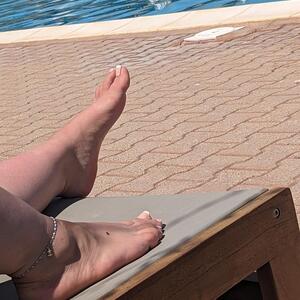 -_prettyfeet_v-_ mym