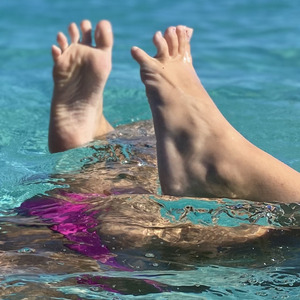 2feet_nessgirls mym
