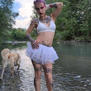 Acd_queen mym