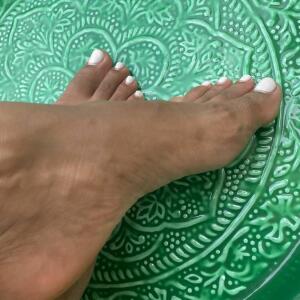 Alhana_feet mym