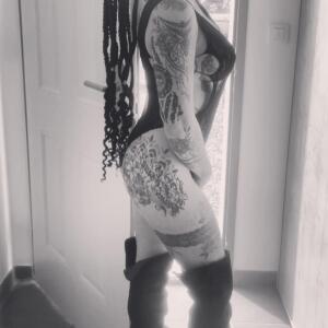 Alicia-dark mym