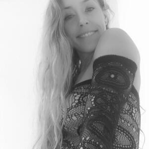 Alt_heasexy23 mym