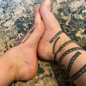 Aly_feetpics mym