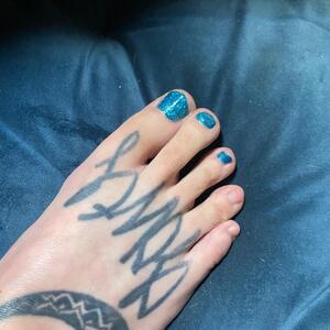 Aly_feetpics mym
