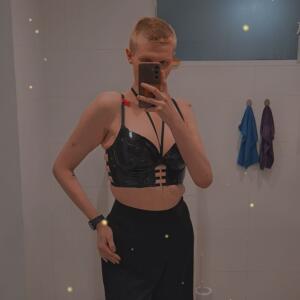 Alyne_show mym