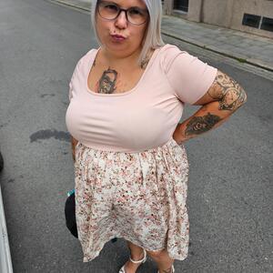 Alyson_hot mym