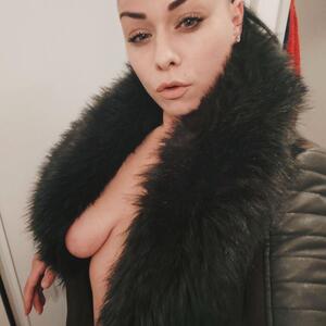 Angelina_25 mym