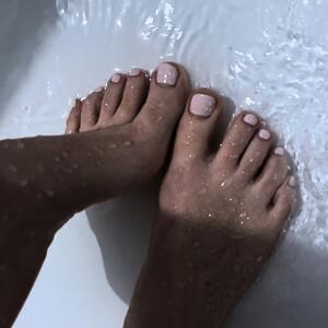 Anna_feetmym mym