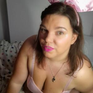 Annalusciouscurves mym