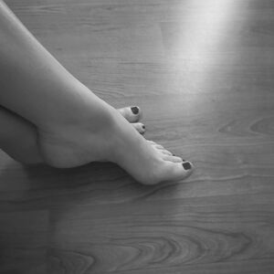 Anne_feet mym