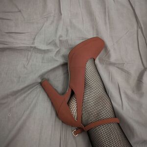 Anne_feet mym