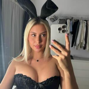 Antonia_rot mym