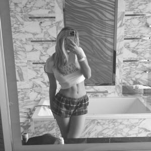Antonia_rot mym