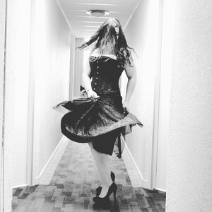 Atomicdoll_burlesque mym