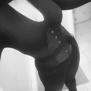 Atomicdoll_burlesque mym