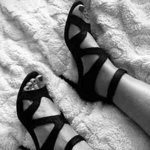 Aux-pieds-d-ava mym