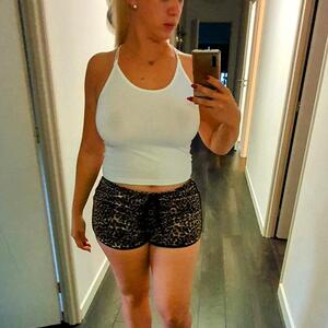 Ava_white mym