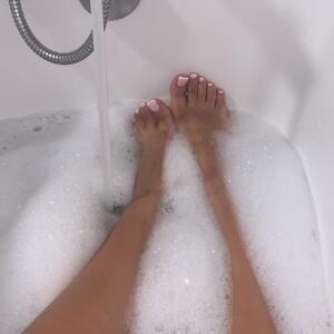 Avaa_b mym