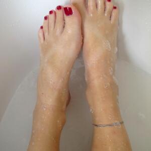 Avy_feet mym