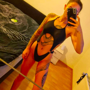 BadGirlxx2000 mym
