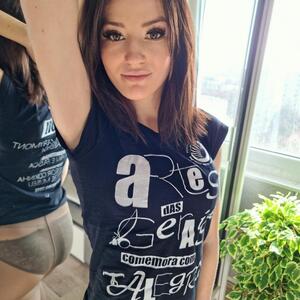 Bella_in_heels mym
