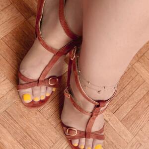 Bella_pieds mym