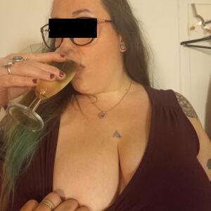 Bigbuttprettyfeet mym