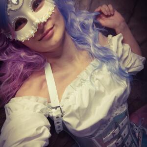 Bleuenn_hotdoll mym