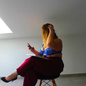 Blonde_aux_gros_seins mym