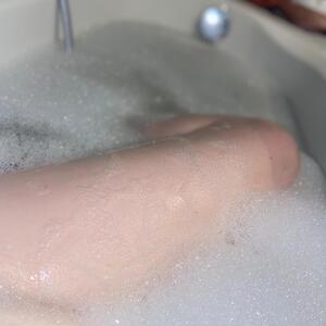 Blonde_curvy mym