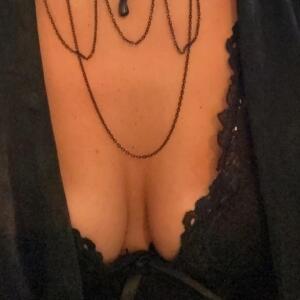 Blonde_hot mym