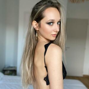 Blondedouce mym