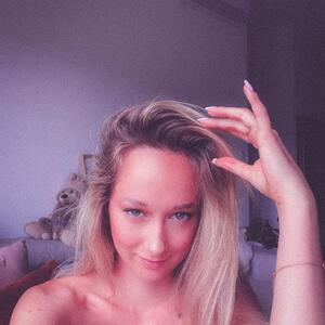 Blondedouce mym