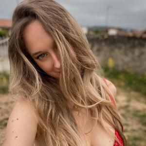 Blondedouce mym