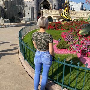 Blondie_tiffany mym