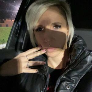 Blondie_tiffany mym