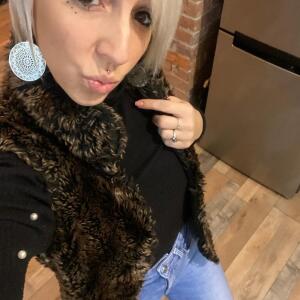 Blondie_tiffany mym
