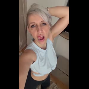 Blondie_tiffany mym