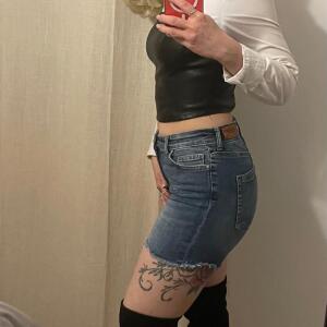 Blondie_tiffany mym