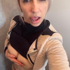 Blondie_tiffany mym