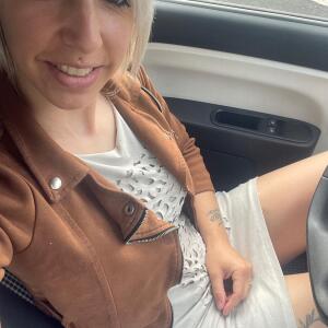 Blondie_tiffany mym