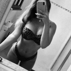 Blondiie_roxy mym