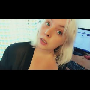 Blondiie_x mym