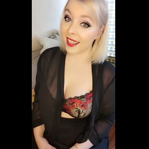 Blondiie_x mym
