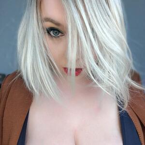 Blondiie_x mym