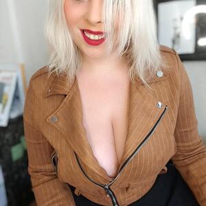 Blondiie_x mym