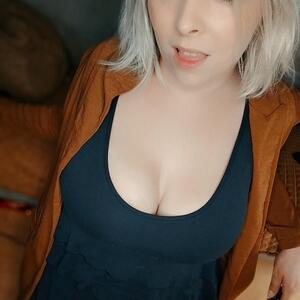 Blondiie_x mym